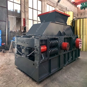 2PG1208大型對輥破碎機設備發往內蒙古 