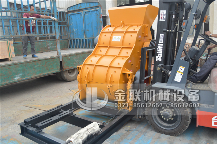 時產15噸煤泥粉碎機哪個廠家好，有哪些型號可選？