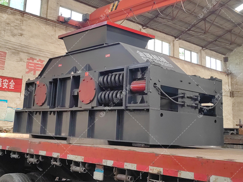 2PGY1200x800液壓對輥制砂機發往吉林 石英石制砂