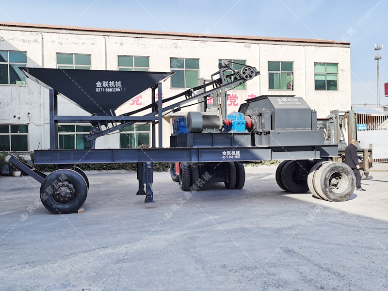 1200x800型移動式對輥破碎機 大型破碎機發(fā)貨圖片