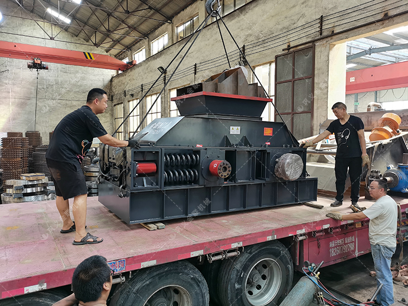 2PG1200X800連軸式對輥破碎機發貨圖片_發往四川綿陽_鵝卵石制砂