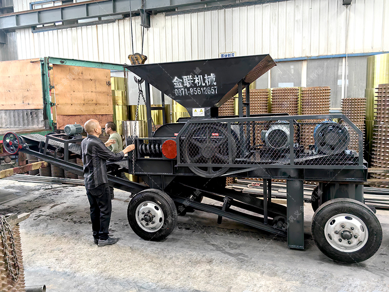 610X400對輥破碎機發貨圖片_發往甘肅蘭州_破碎金礦石