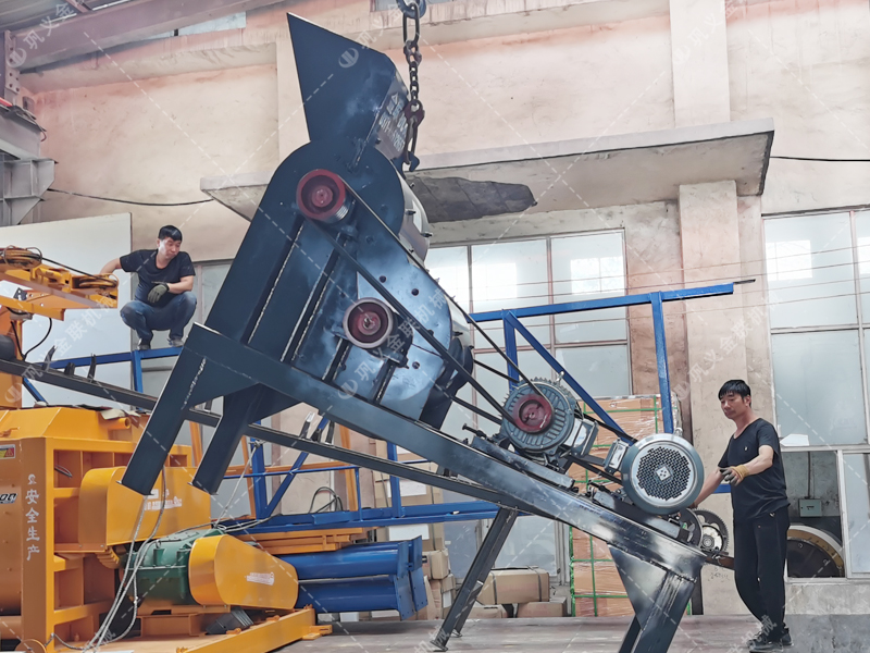 小型雙級粉碎機和雙齒輥易損件發貨圖片