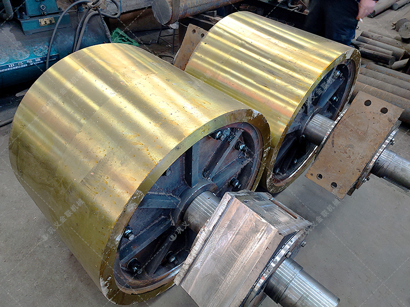 砂廠更換設備用對輥破碎機多少錢一臺？